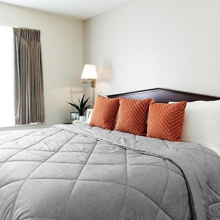 Intown Suites Extended Stay Houston Tx - Iah Airport ภายนอก รูปภาพ